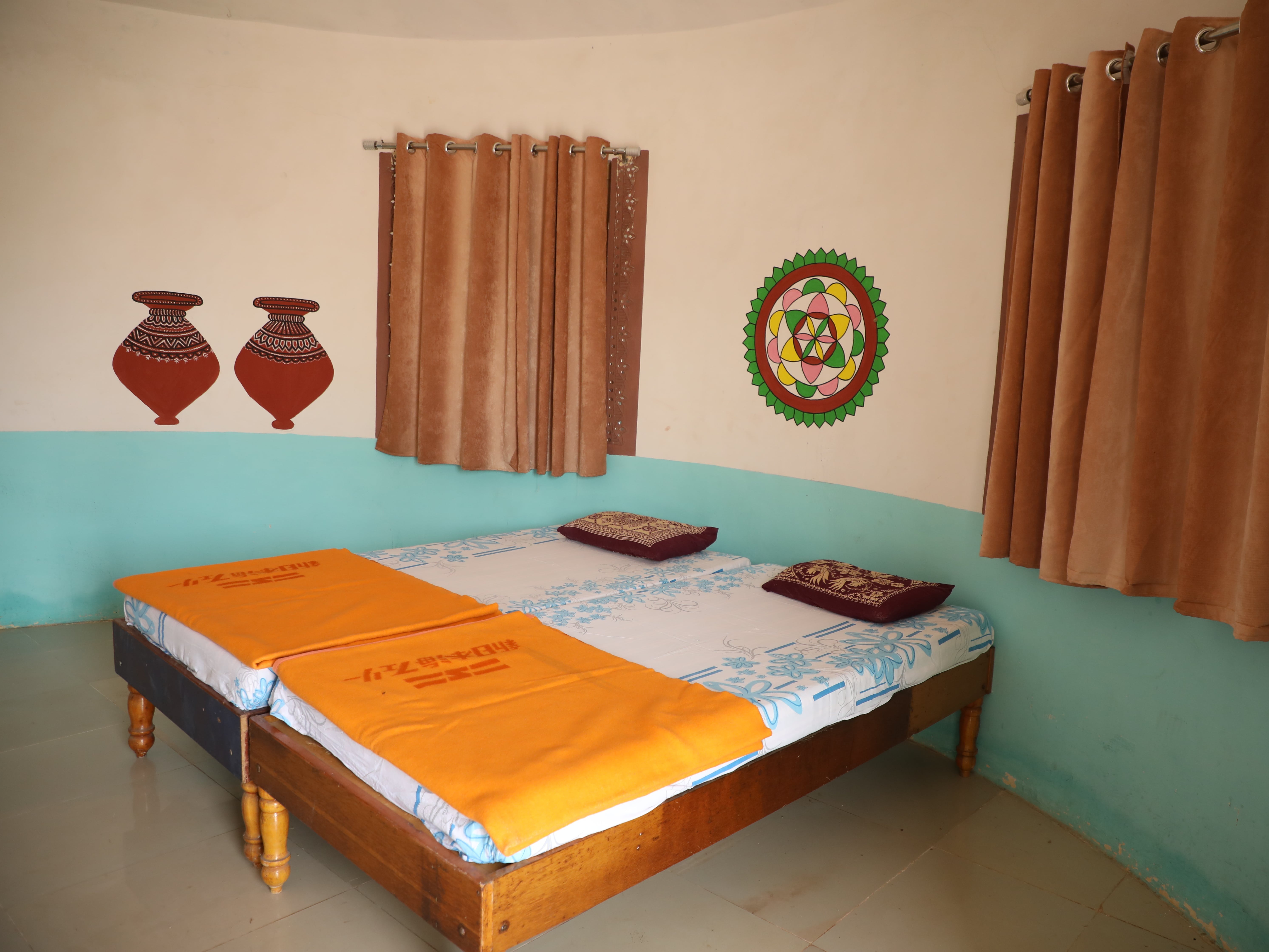 Room image description